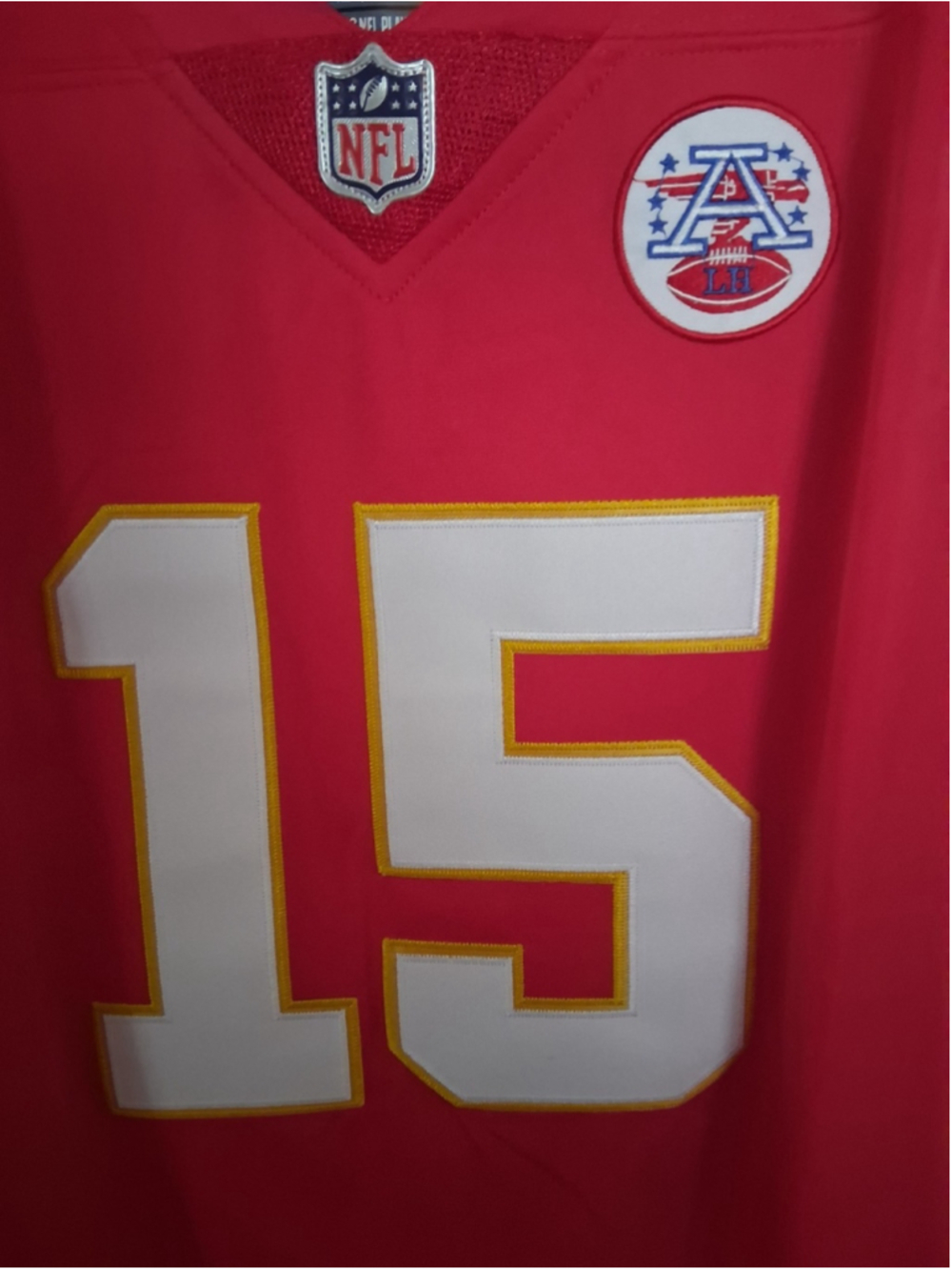 Mystery Sports Card With Patrick Mahomes Red Kansas City Chiefs XXL Jersey - Picture 8 of 10